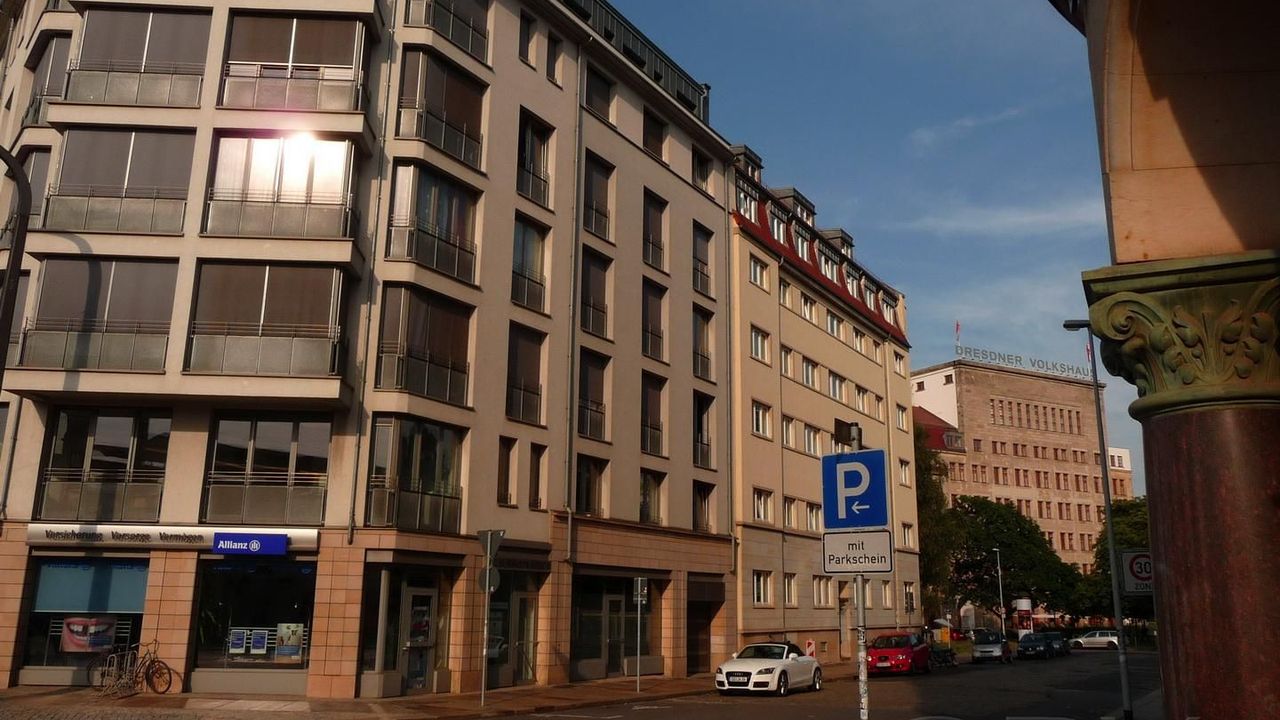 Fassade / Eingang Fassade / Eingang